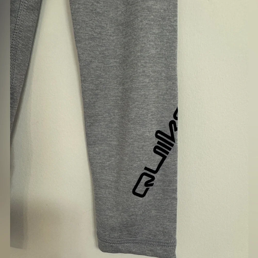 Quiksilver Gray Long Sleeve rashguard  Shirt